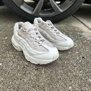 Nike Air Max 95 Triple White Sneakers Kids Youth 1 Athletic Running Shoes